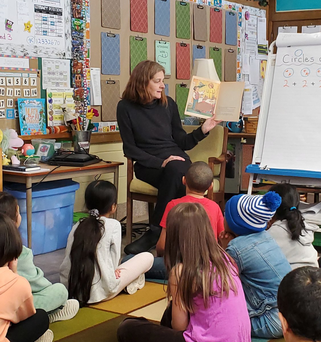 LeesOutside's tweet photo. Another special Guest Reader for Literacy Week! We are so lucky @LordStrath_LDSB to have so many great readers willing to share their time with us! Thank you, Ms McLaren! @LimestoneDSB https://t.co/CoBw8oNNr7