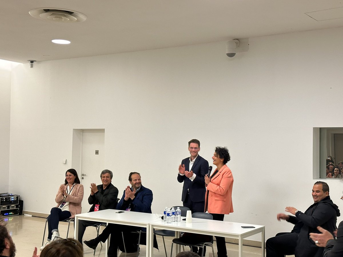 🌹Assemblée générale de <a href="/Refondations1/">Refondations</a> avec beaucoup de monde autour de 
<a href="/NicolasMayerNMR/">Nicolas Mayer-Rossignol</a>, <a href="/lamiaela/">Lamia El Aaraje</a>, <a href="/claire_fita/">Claire Fita</a>, <a href="/jmgermain/">Jean-Marc Germain</a> , <a href="/dassouline/">David Assouline</a> et <a href="/kamelchibli/">Chibli Kamel</a> !
Un moment important pour une belle aventure collective !