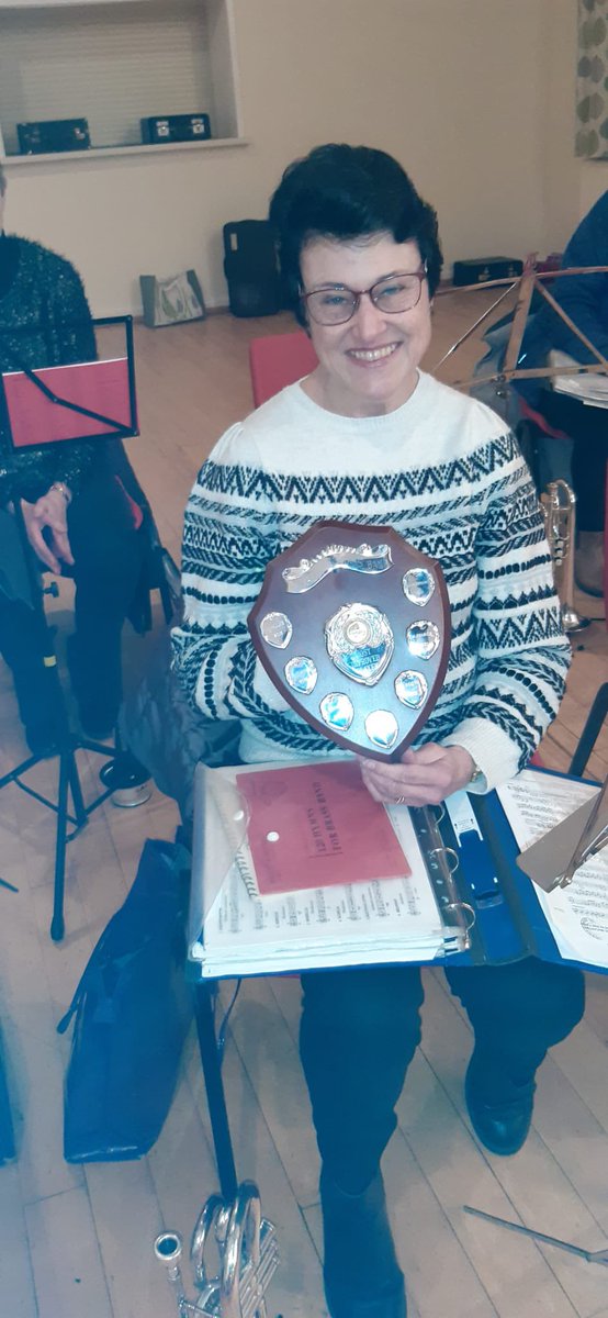 Another award winner receiving their shield last night at rehearsal. Well done Alyson, most improved player of 2022! 👏