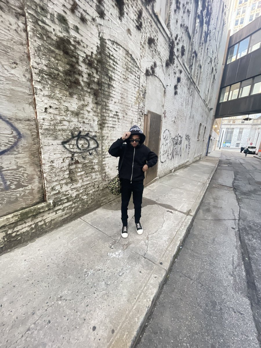 Devislit's tweet image. 