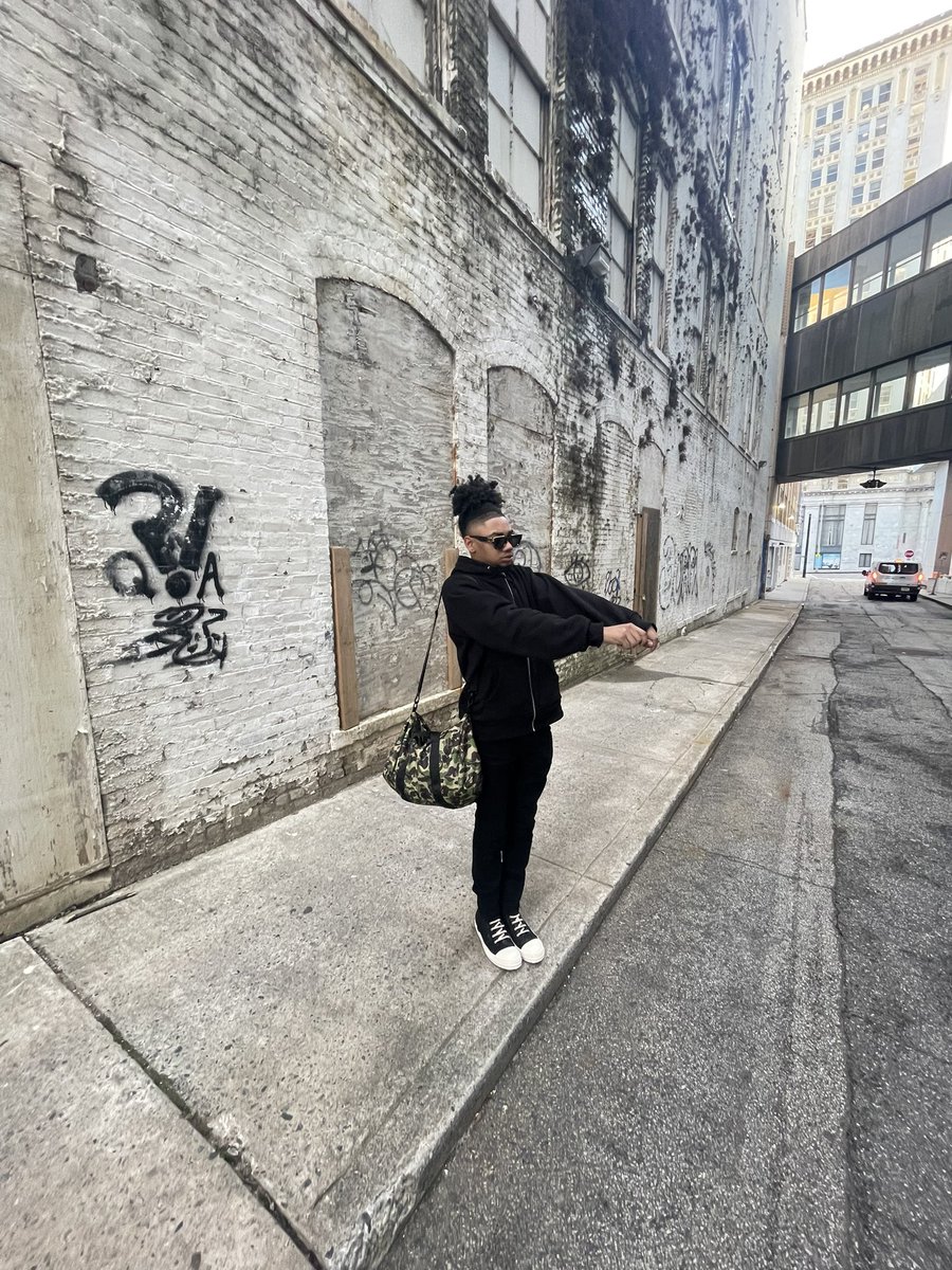 Devislit's tweet image. 