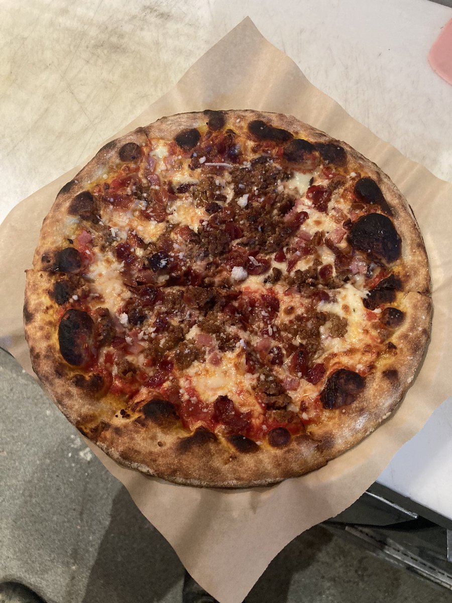 Bespo78's tweet photo. @GordonRamsay rate my pizza please?
PS: It is seasoned https://t.co/SCsBiKuIVK
