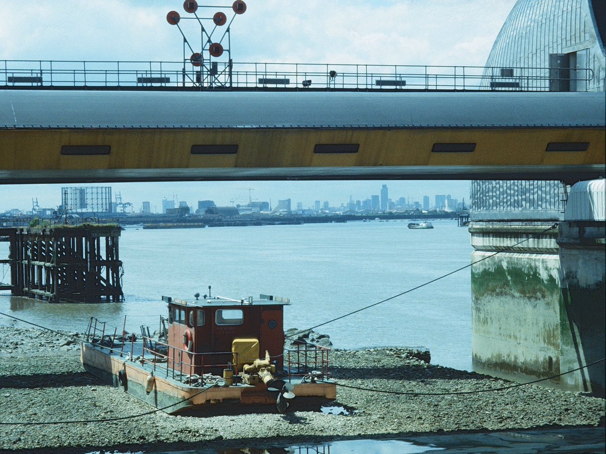 Don’t know when I visited the #ThamesBarrier but looking at the distant skyline it must have been a long time ago

#RiverThames #OldPhotos