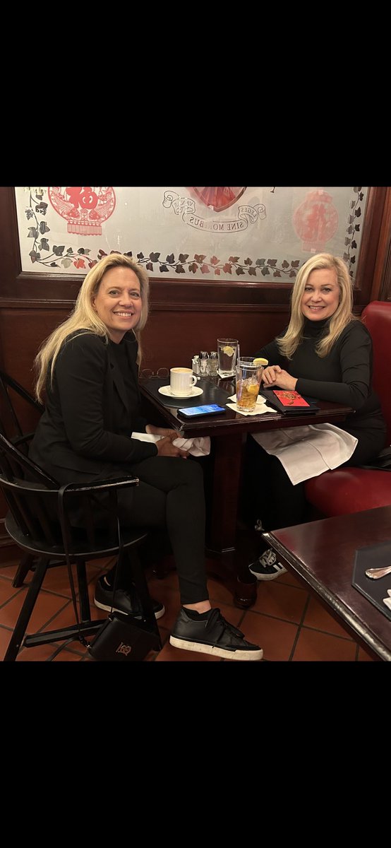MonicaMalpass's tweet photo. I’m having a good day working out of The Penn Club &amp; talking business (&amp; life) with my dear friend,, Lauren Wylonis. A great way to end the week! #business #nyc #thepennclub https://t.co/1mnzn22CtS