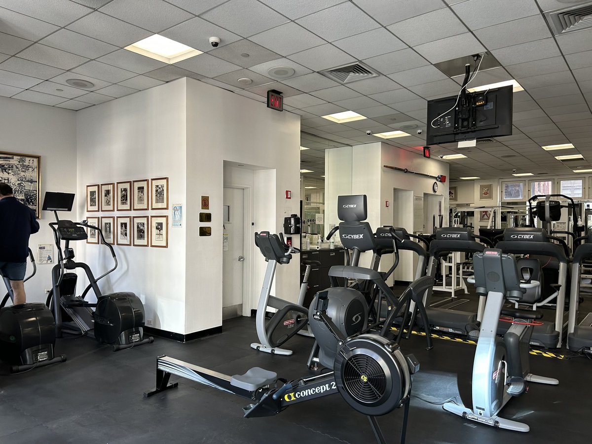 MonicaMalpass's tweet photo. I’m having a good day working out of The Penn Club &amp; talking business (&amp; life) with my dear friend,, Lauren Wylonis. A great way to end the week! #business #nyc #thepennclub https://t.co/1mnzn22CtS