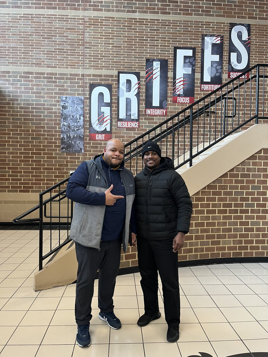 CoachFerrell55's tweet photo. Had to make a stop in the “town down the road” to check in with my guy @BWillMr24 and catch up on @AKBuchtelGriffs ‼️
#KentGrit⚡️ | #FlockOhio 🦅 https://t.co/IfPeMVI2JP