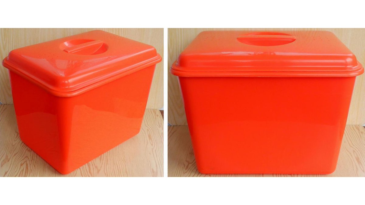 EverRotating's tweet photo. A vintage orange plastic bread bin/container. Made in England by Solray. 🧡
🛒 https://t.co/Dh1dSDns5D
#Vintage #Solray #VintageShop #FollowVintage #VintageForSale #Kitchenalia #eBay https://t.co/0yX5qL6YnT