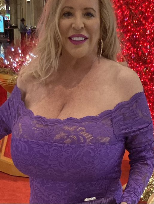 Just finished my work out. Tonight I&rsquo;m going. Live on https://t.co/nC5aC3skTh around 8 PM PST use this<a href="/tag/bigtits"class="tags"><span>#bigtits</span></a><a href="/tag/europedichan"class="tags"><span>#europedichan</span></a>