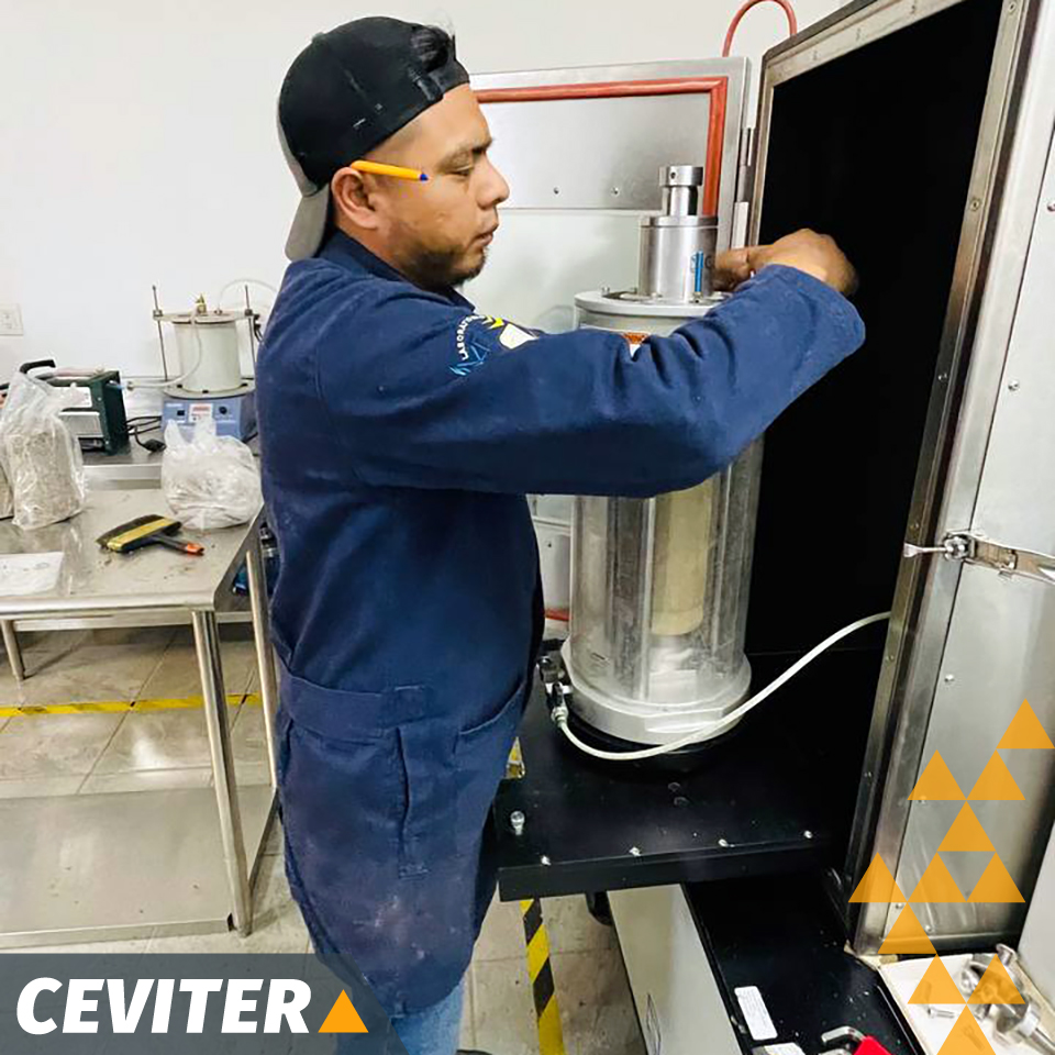 ceviter's tweet photo. Galería CEVITER - Ensayos de desempeño a base recuperada con asfalto espumado, tensión indirecta, triaxiales y módulo resiliente de granulares.
#teamCEVITER #EspecialistasenVíasTerrestres #LabCEVITER #ControldeCalidad #FelizViernes https://t.co/4R49lD3G5T