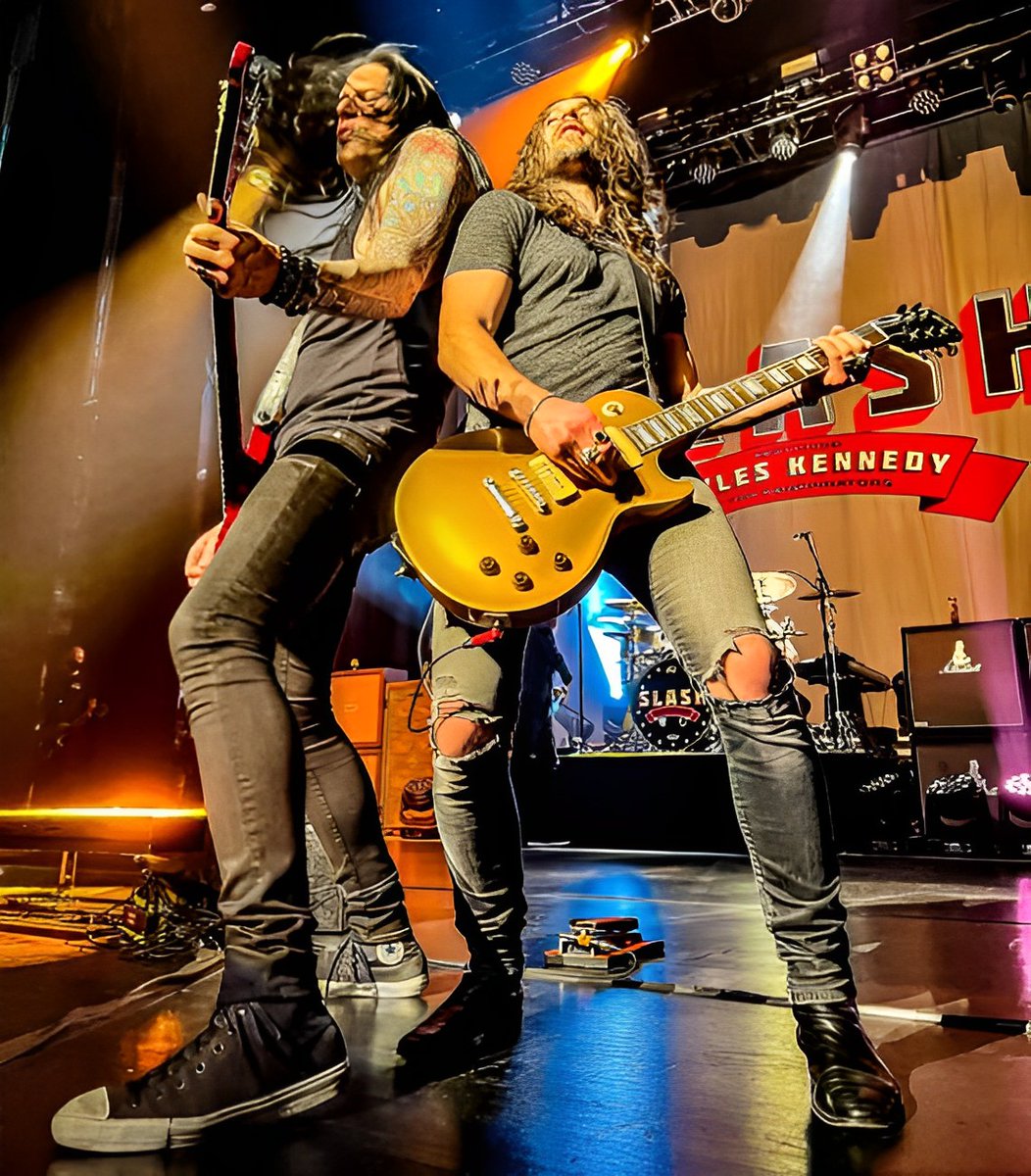 SlashArmy_ARG's tweet photo. ⚡SMKC en vivo en el @BeaconTheatre, New York, NY, USA. 12/03/22 🤘🏻🎩

📸: Tony Andolfi
•
•
•
#slash @slash #smkc #myleskennedy #toddkerns #franksidoris #brentfitz #slashfeatmyleskennedyandtheconspirators #slash4 #smkc4 #rnfnr #gibson #newyork #usa #theriverisrisingtour https://t.co/PXy4Oih5uc