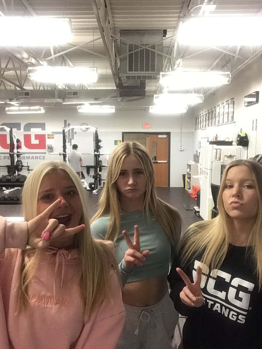 DCGStrength's tweet photo. Just a friendly reminder… if you take pictures on the weight room iPads, you will be exposed 🤷‍♂️😂 https://t.co/uWhyqEXgCI