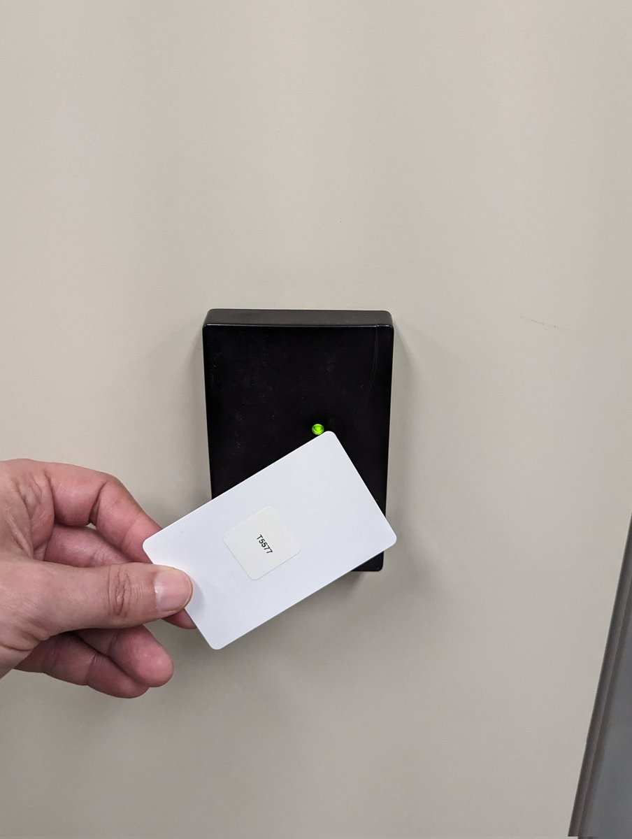 FireWaveMtl's tweet photo. Beep! That was way too easy! #offsec #physec #redteam https://t.co/ejjDFCfYoz