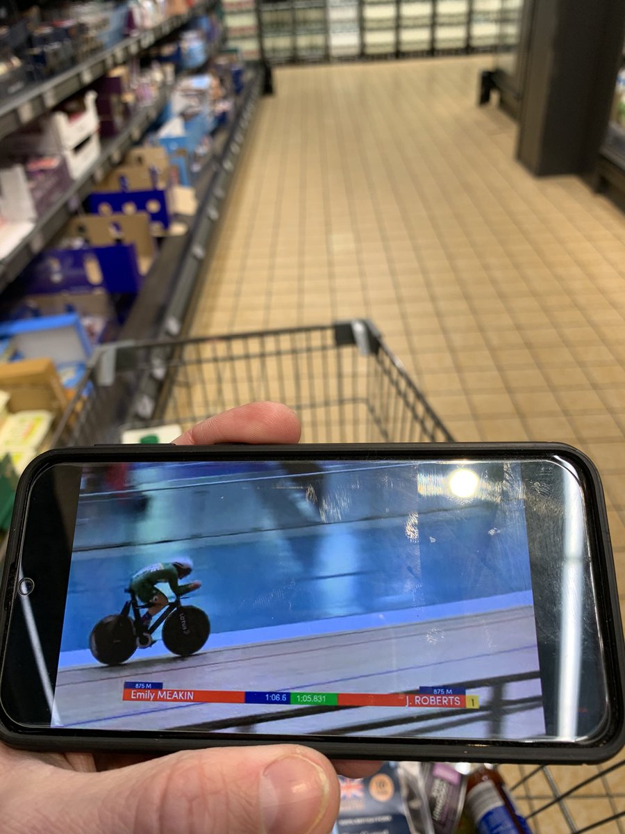 One way to watch @BritishCycling National Track champs whilst doing the weekly shop @AldiUK #OnTheGo #trackcycling #cycling