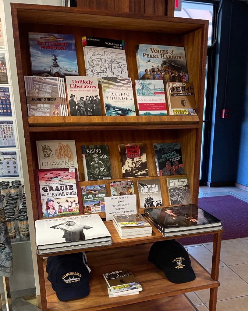KCmonkeybug's tweet image. Thank you, Army Museum in Honolulu, for placing GRACIE AND THE RADAR GIRLS amongst these fabulous titles. It is such an honor.#lynmeredith