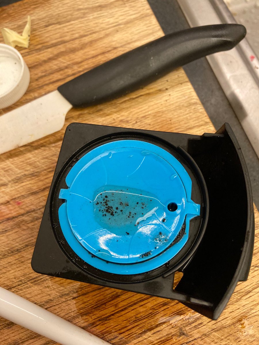 CIAGP's tweet photo. @DolceGustoUS Most of the reusable pods leak from the edges of the pod lid. Can this be prevented? https://t.co/pn5SUSO0vV
