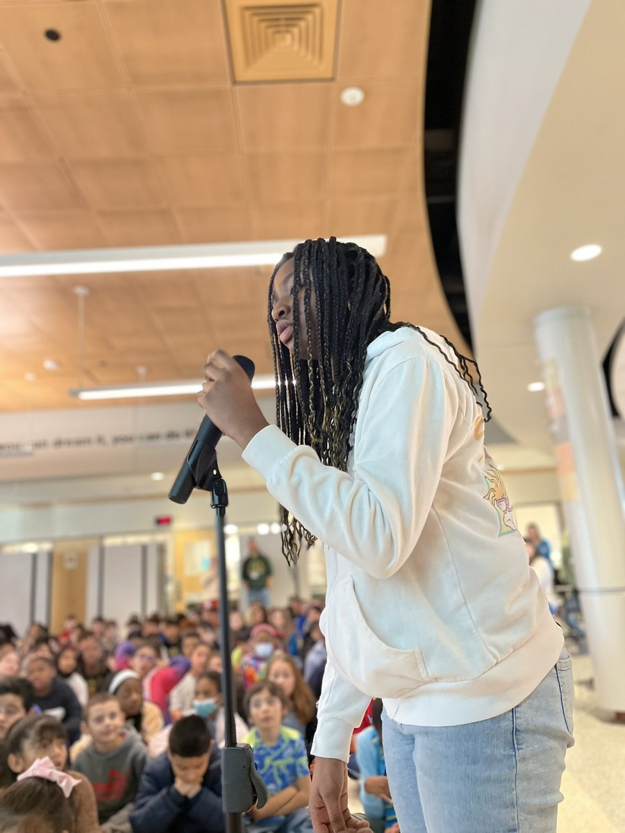 ButterflyRidge1's tweet photo. It was a riveting final round of the BRES spelling bee this morning! Students cheered as the top 5 went head to head for a chance at the county level round! Congratulations to Lucas and Skylar! #watchus #castthespell https://t.co/xwg0vjlXgM