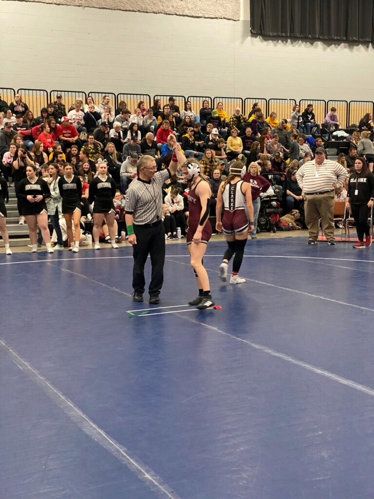 Congrats to Elyse Engebretson to becoming the first State Qualifier in program history! #regionals #iwcoa