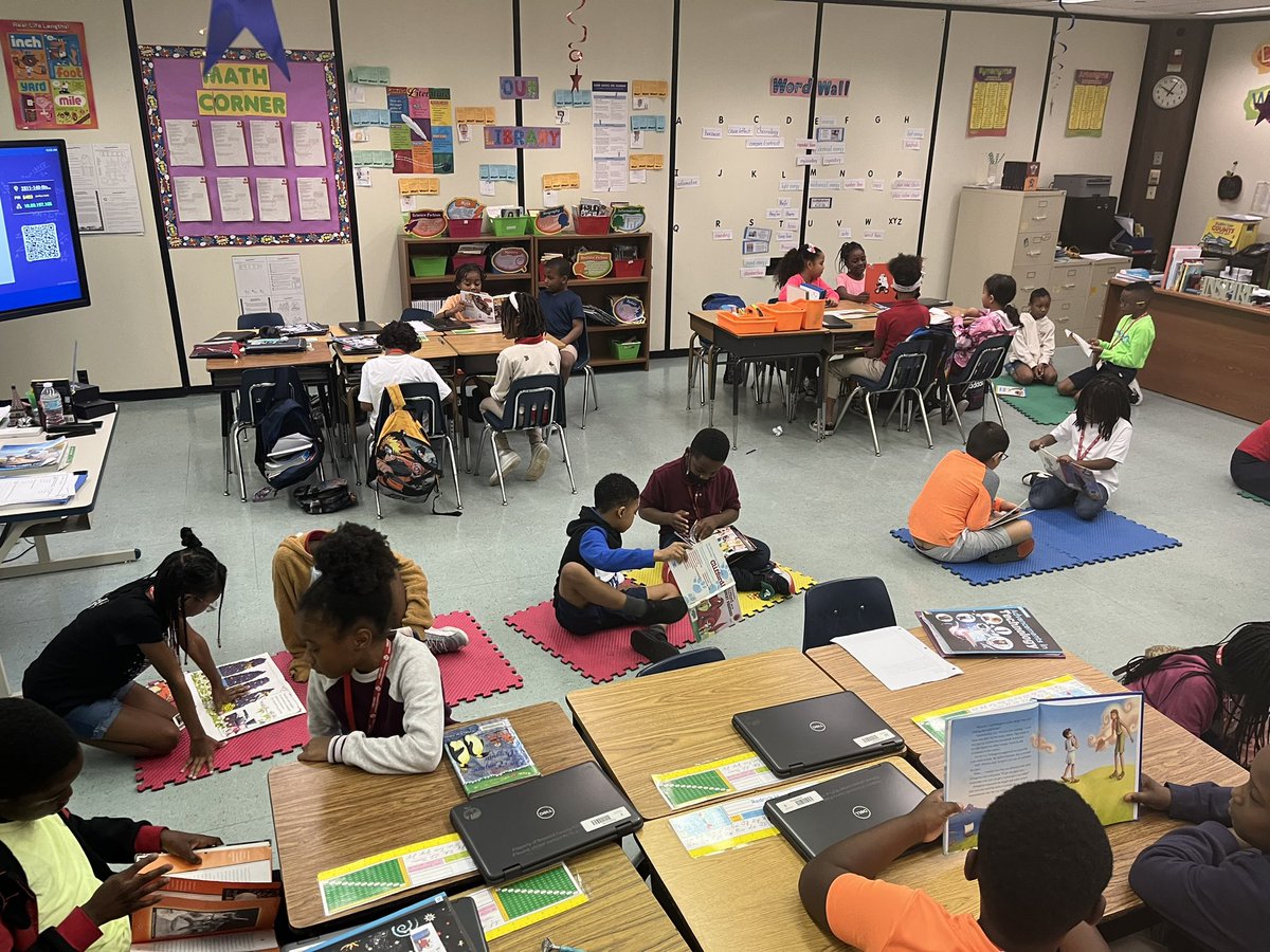 Reading Can Make Your Future Bright!☀️ Not only did we wear bright colors but our intermediate  scholars participated in the Book Buddy program and read to the primary grades! #FLCelebratesLiteracy <a href="/BCPSElementary/">BCPS Elementary</a> <a href="/BCPS_ElemELA/">Elementary ELA</a> #BrowardReads