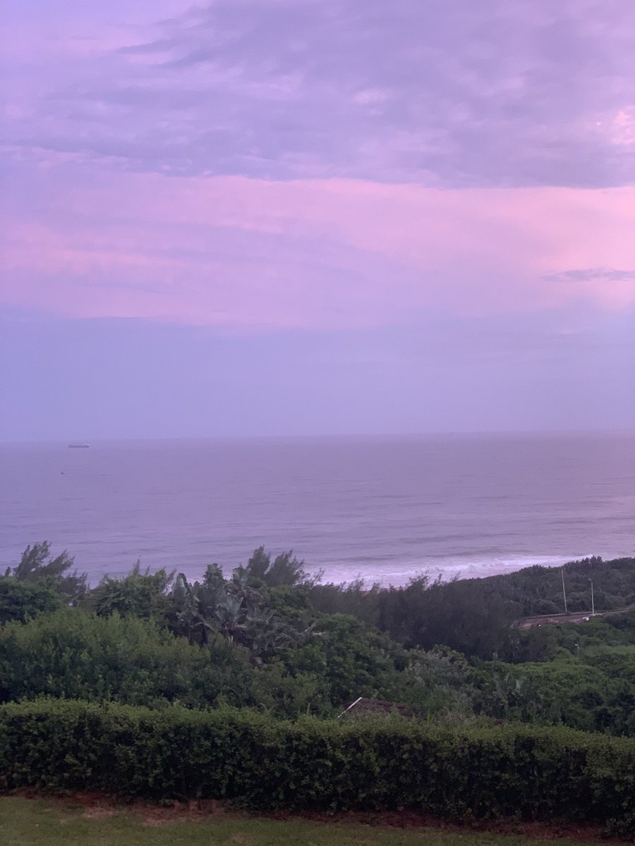 InsideEdgeDMC's tweet image. Durban is famed for the sunrises not sunsets but this is pretty spectacular @curateDurban @LuckyGordy @Monique_PR_ @TourismKZN @