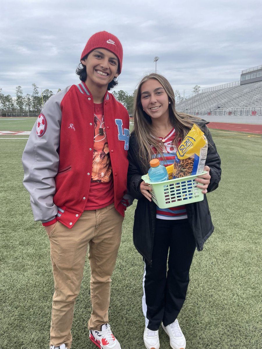 We started a new tradition this year… locker buddies with our boys team!! #oneteam #onedream 🔥🔥💯