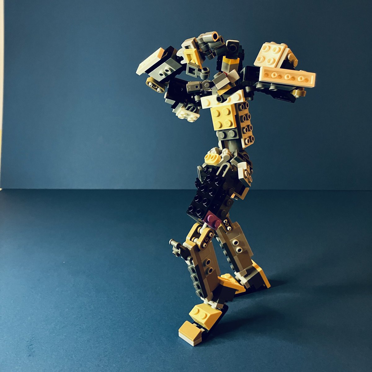 LegoGuy31's tweet photo. Instructions at https://t.co/GeiBGGp0Yb
#lego #mecha #mech #legomecha #moc #mocer #mocs #legoinstructions #instructions #レゴ #レゴロボ #ロボ #legomoc #legomocs #mocers #creation #build #legobuild #robot #legopic #jojo立 #jojo立ち #legobuild #legobuilder #legopics #afol #frame https://t.co/AXPSAGc9FC