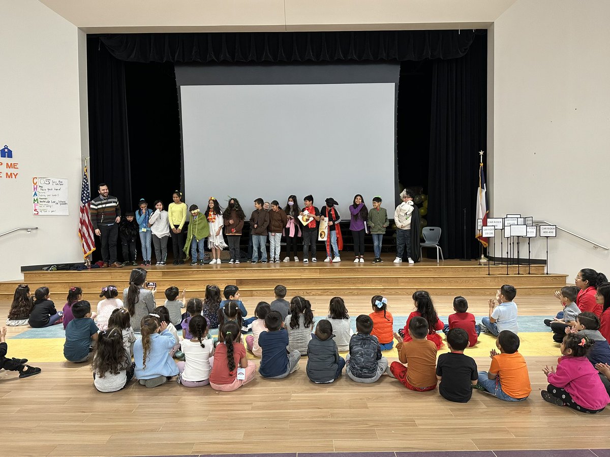CisdNorthside's tweet photo. @MrArias4 students bringing Reading to life for our tiniest Indians! @KaylaSzarmach @Allison_Alpha1 https://t.co/S8CeTs1Pqo