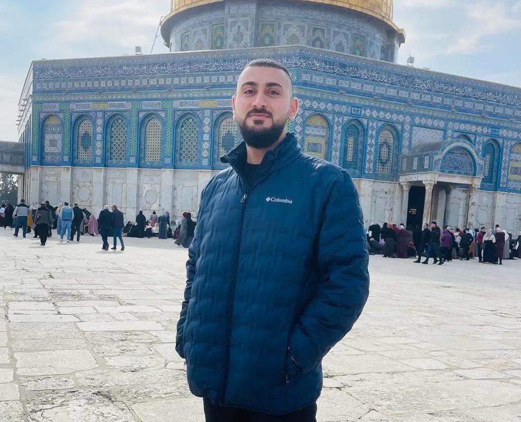 كلّما اعتقدوا أنهم أحكموا طوق التطبيع
يأتي الفلسطيني ويبيّن ضعف ذلك الطوق ويكون حجّة على الشرفاء.
#فلسطين 
#عملية_القدس