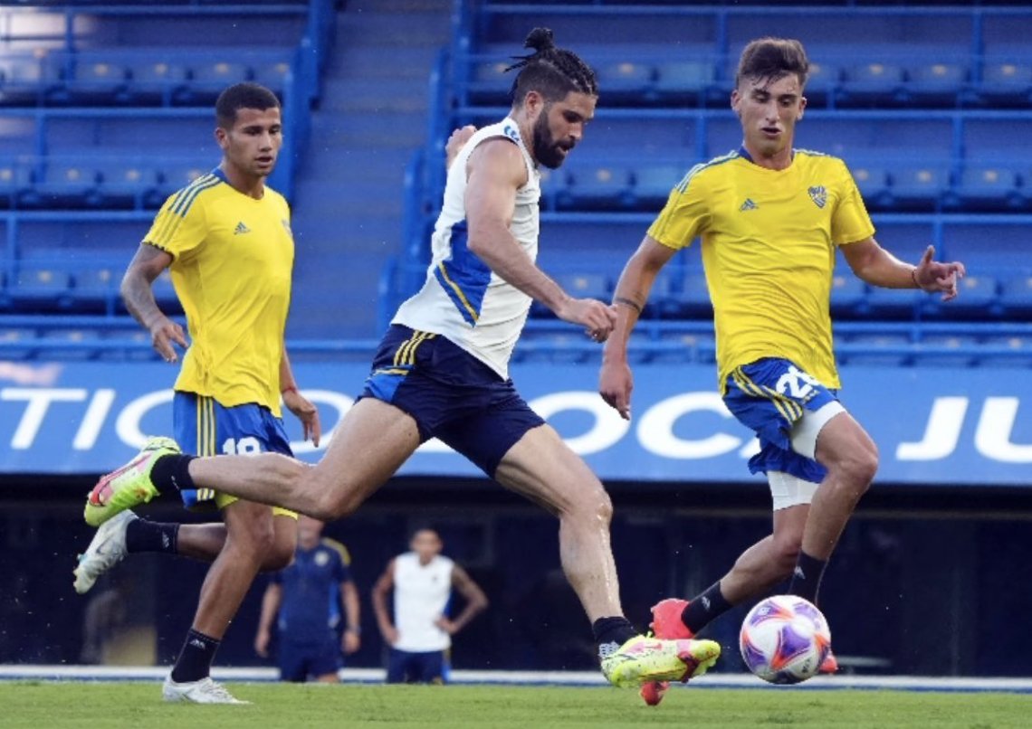 la12tuittera's tweet photo. ✂️ Nuevo look de Nicolás Orsini que se perfila para ser titular el domingo en #LaBombonera. https://t.co/hJYRX8krjj