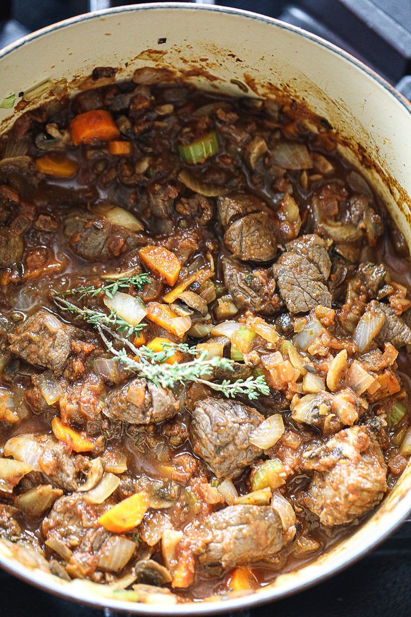 This is a beef and mushroom stew using Eat Happy Kitchen Puttanesca sauce. It’s easy to make, delicious, and will make you feel much better about being cold. #keto #dairyfree #glutenfree #nsng #realfoodketo Recipe at substack - annavocino.substack.com/p/stewtanesca