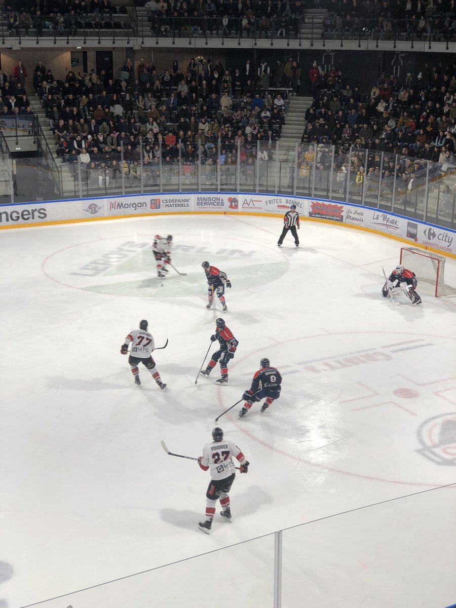 cherre_oceane's tweet photo. En avant pour la victoire ! @DucsdAngers #goducsgo https://t.co/ydhmDiWDth