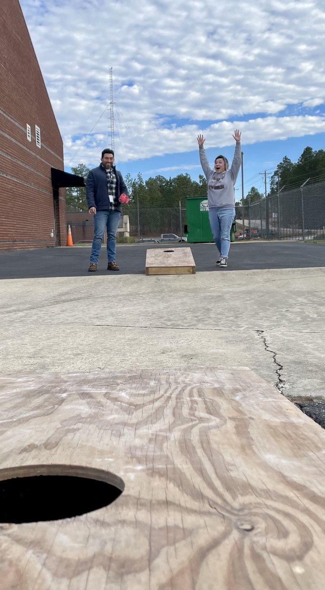 SCEMD's tweet image. Taking a break from preppin’ for the weekend to play a little 🌽 hole with our friends at SCEMD! 
#nationalhavefunatworkday
