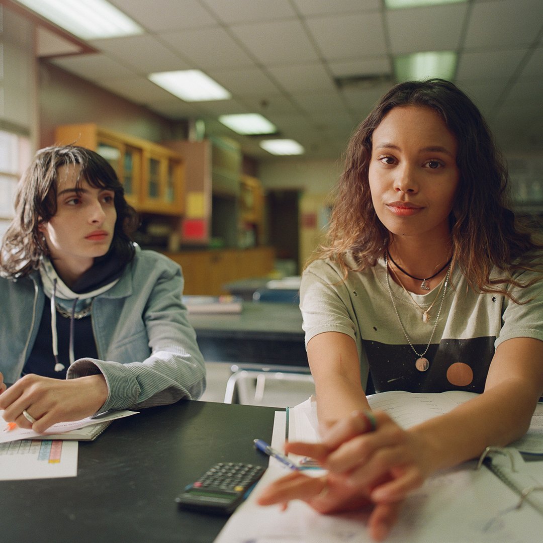 AppleTV's tweet image. Teenagers, right?

Jesse Eisenberg makes his directorial debut with #WhenYouFinishSavingTheWorld.

Watch the @A24 film with the Apple TV app. apple.co/SavingTheWorld