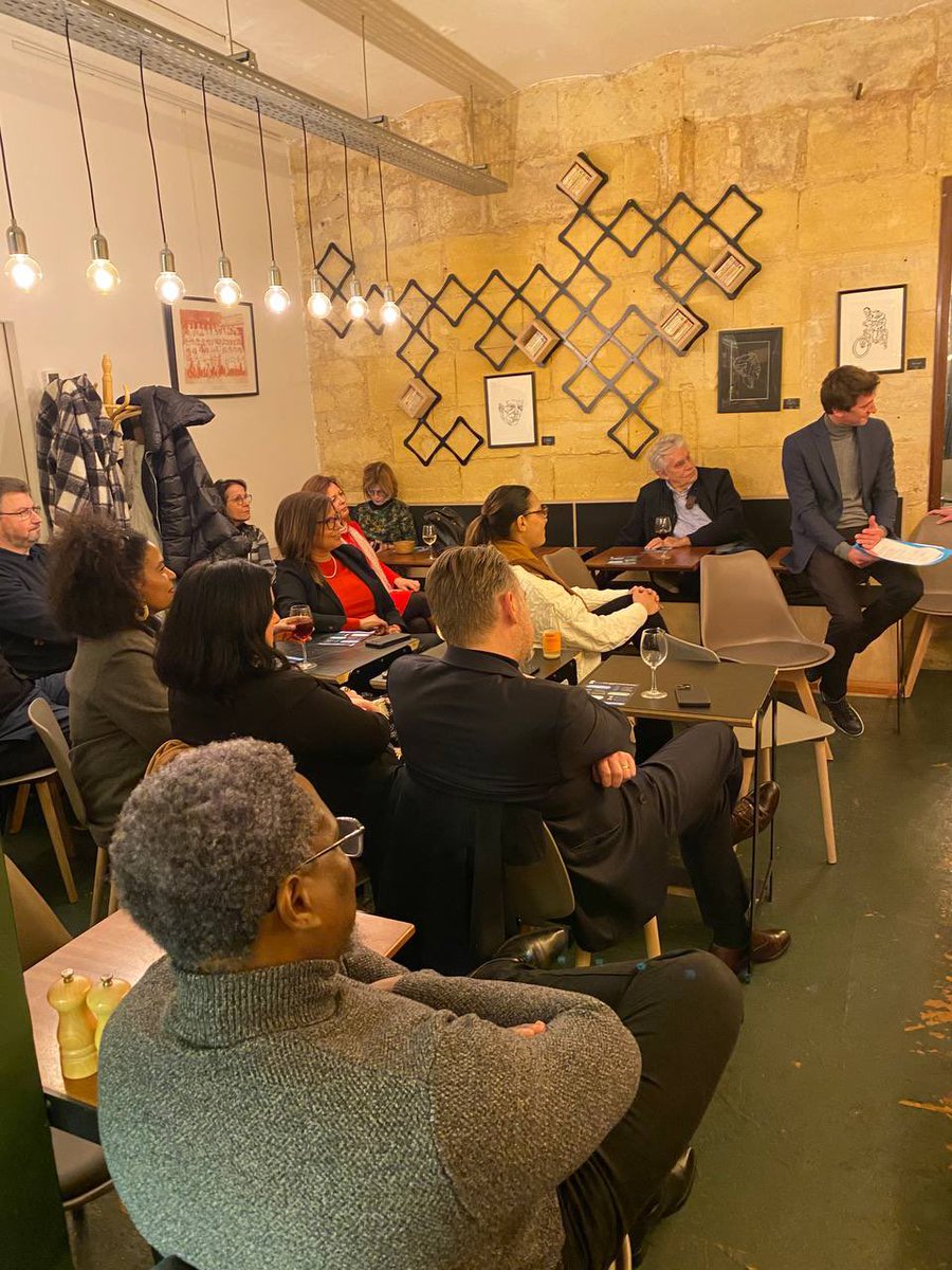 Ce soir c’était AG pour notre association ! 
Merci <a href="/GLetaillandier/">Grégoire Le Taillandier</a> pour ton action et d’avoir lancé notre belle structure!
<a href="/AnneFahmy/">Fahmy Anne</a> prend la relève aux côtés de <a href="/David_Tomasella/">David Tomasella</a> et <a href="/JeanLou_PA/">Jean-Lou</a> pour encore plus d’Europe en #Gironde! #lengagementcontinue #bordeaux 🇪🇺