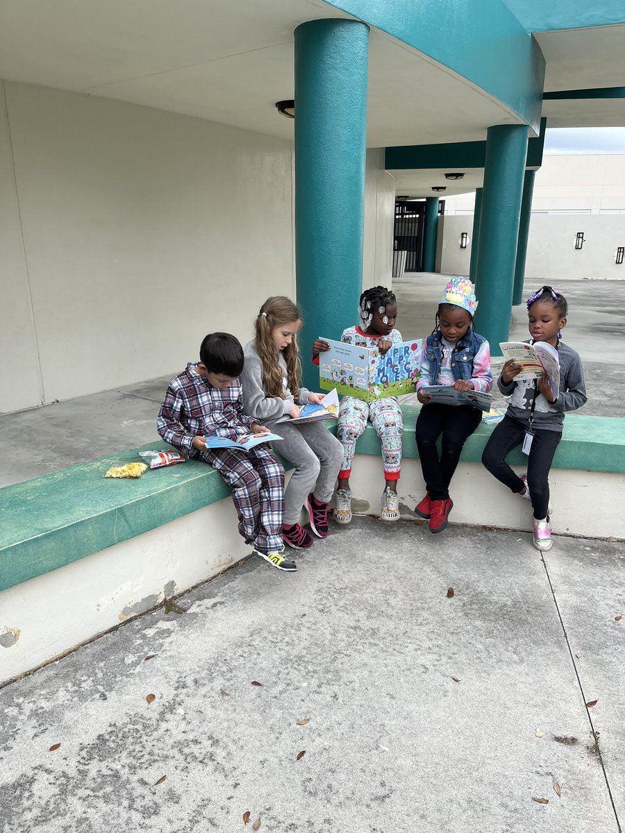 FranceAlcena tweet media