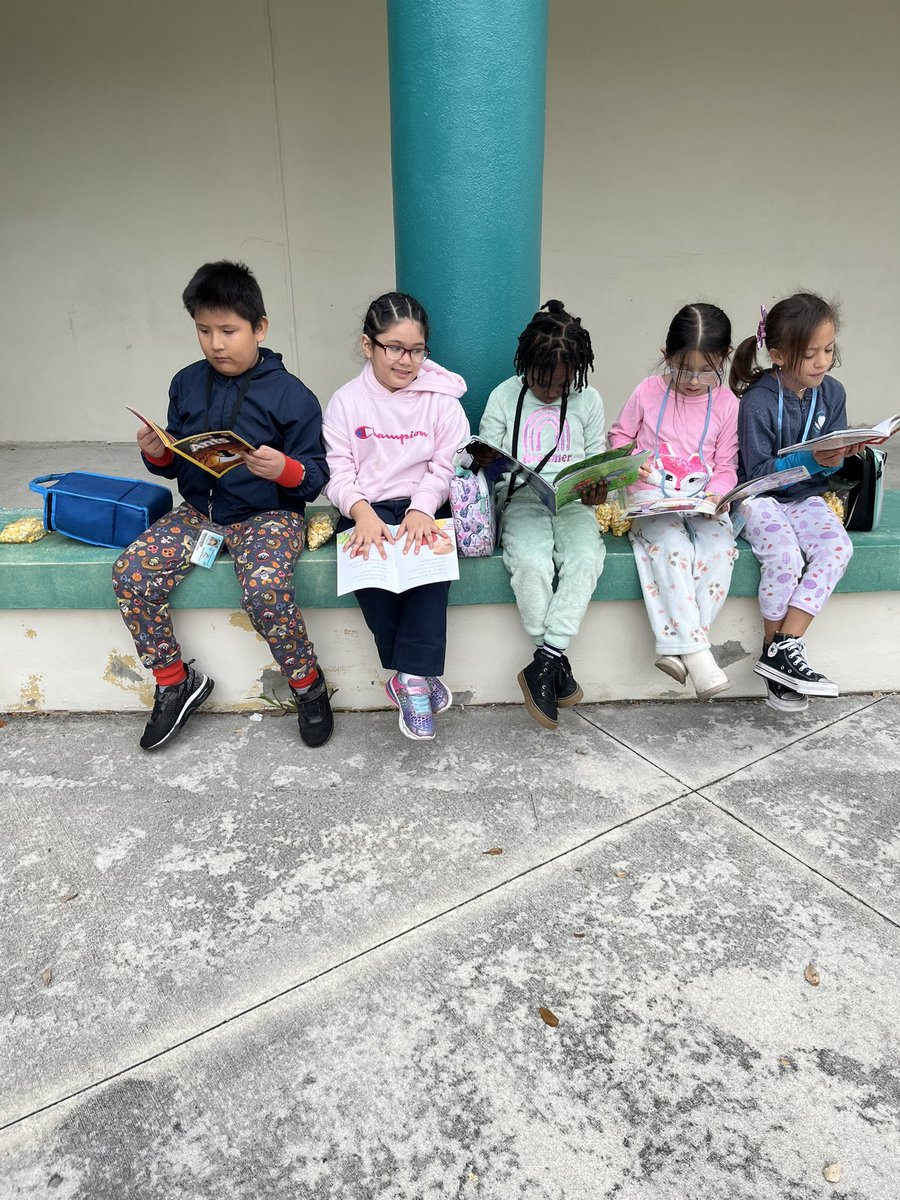 FranceAlcena tweet media