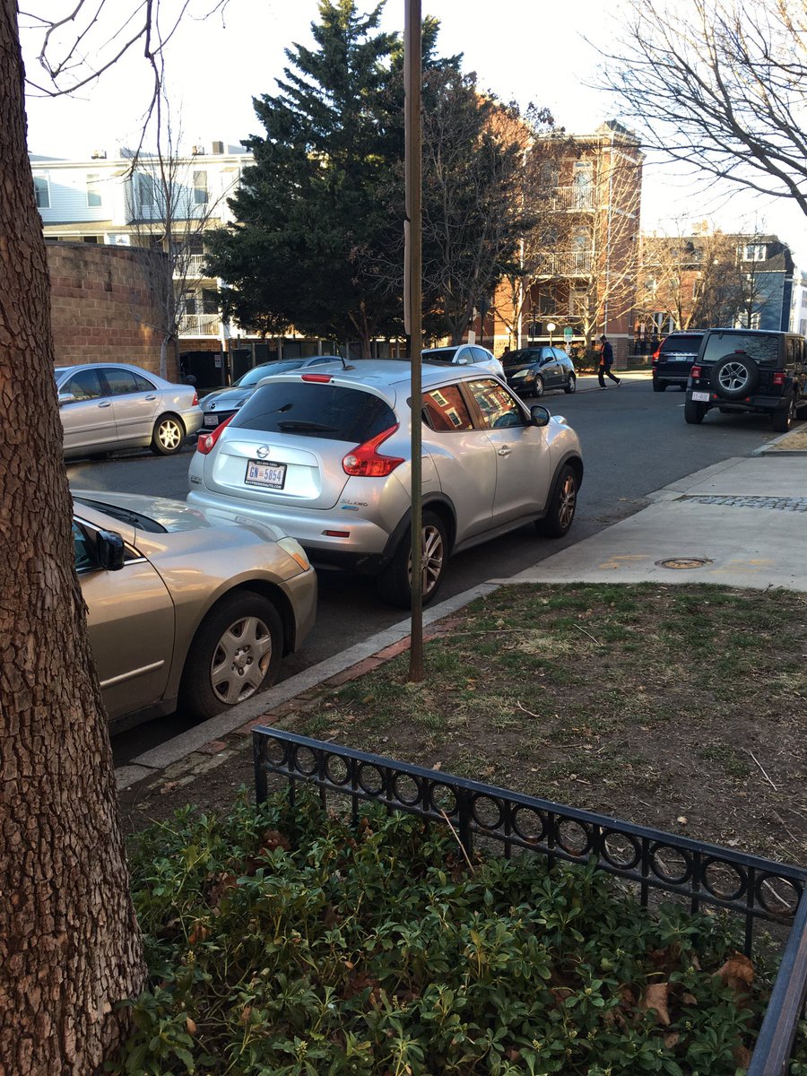 ⁦@DCDPW⁩ @311DCgov Parking enforcement please. No parking zone blocking driveway. Silver Nissan SUV DC GN5854 (3317 Holmead Place NW). Please tow. #DPWorks4DC….