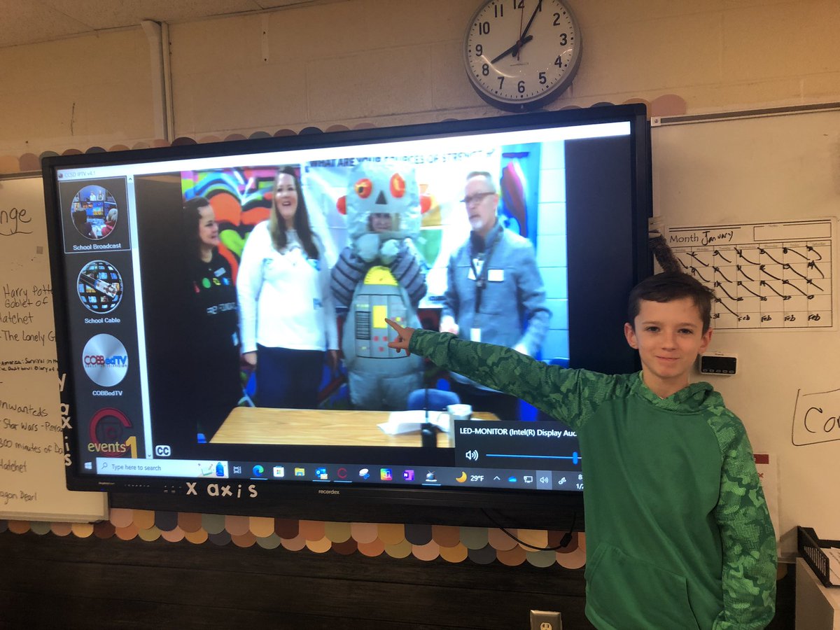 PamRountree's tweet photo. Congrats to one of my favorite moms for getting Frey’s Volunteer of the Year Award! 👏🥇 Thankful for all she does to help our Frey kids! #volunteeroftheyear #freyfoundation #freyelementary @caylor_heather @WilliamHDryden @fakfamily @FreyFoundation https://t.co/YmSuAfsPGF