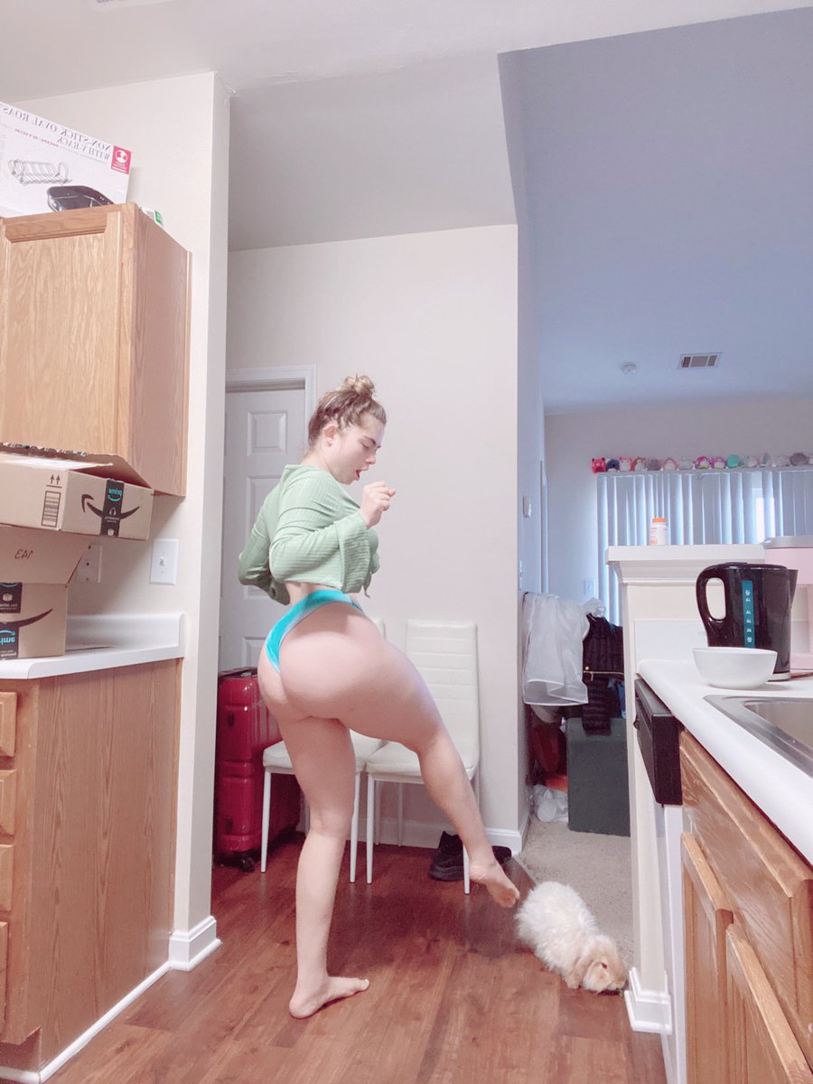 MuscleMommyCosplays (🍑Linnea) / MuscleMommyCosp leak pics and videos