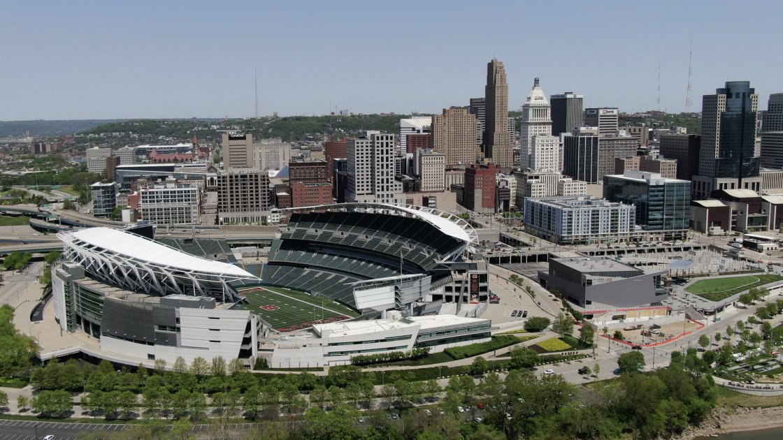 TheStateOfCincy's tweet photo. "Arrowhead is one of America's best sporting venues"

Yeah, okay... enjoy your parking lot.

How did this atrocity win the World Cup over us? https://t.co/vi30BDCxRg