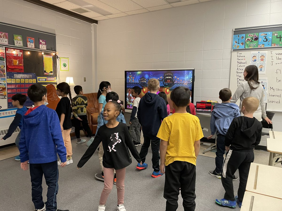 JSMSoderling's tweet photo. Happy Lunar New Year! Students celebrated the year of the rabbit! https://t.co/ydyDg5PFWN
