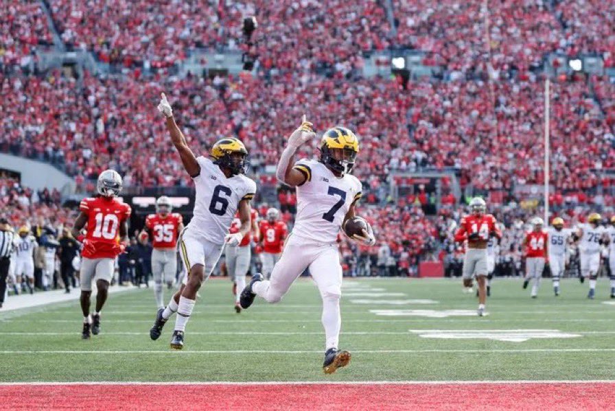 jacobpfingst2's tweet photo. @XEF_19 @UMichFootball @Coach_Shavers @coachjordan03 @MikeRoach247 @RivalsCole @Jason_Howell @McKinneyHS_FB #GoBlue〽️ https://t.co/SDSqndRSsJ