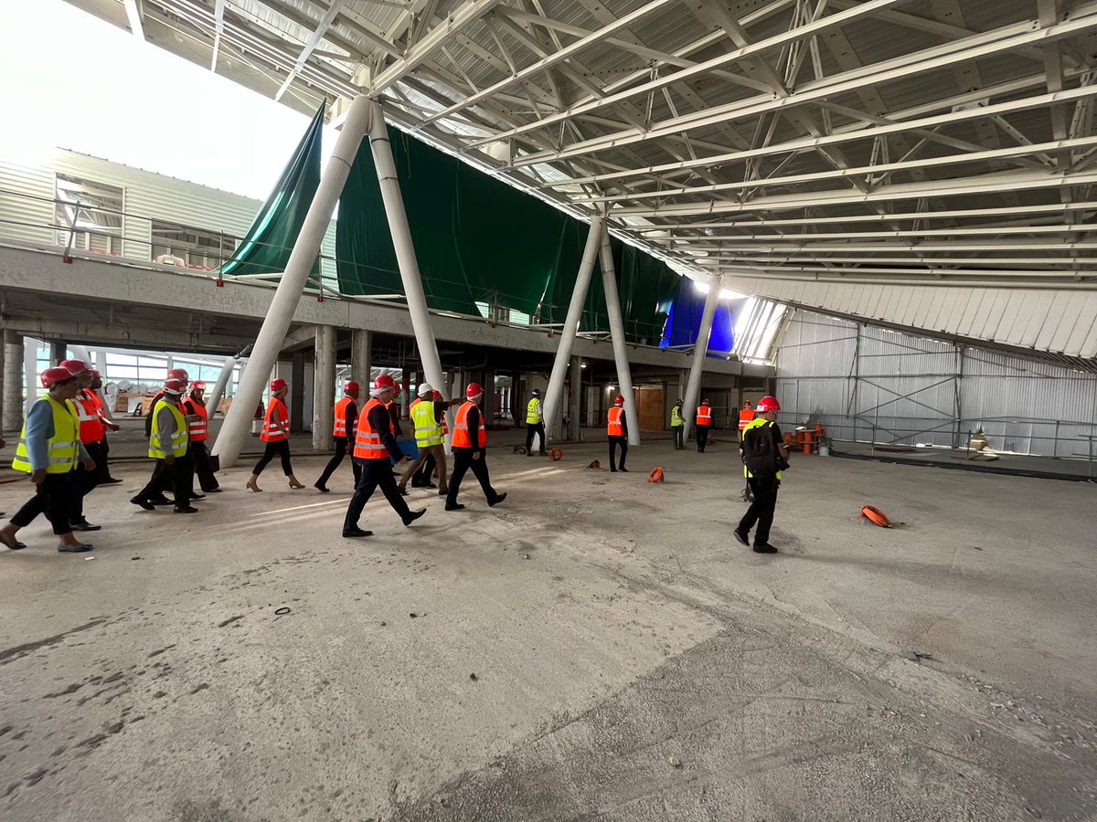 #VisiteOfficielle
Visite du chantier du nouvel aéroport Aimé Césaire au Lamentin et de son nouvel aérogare. De nombreux travaux d’extension et de modernisation sont en cours dans l'objectif de préparer la croissance du trafic aérien et d'optimiser le traitement des passagers.