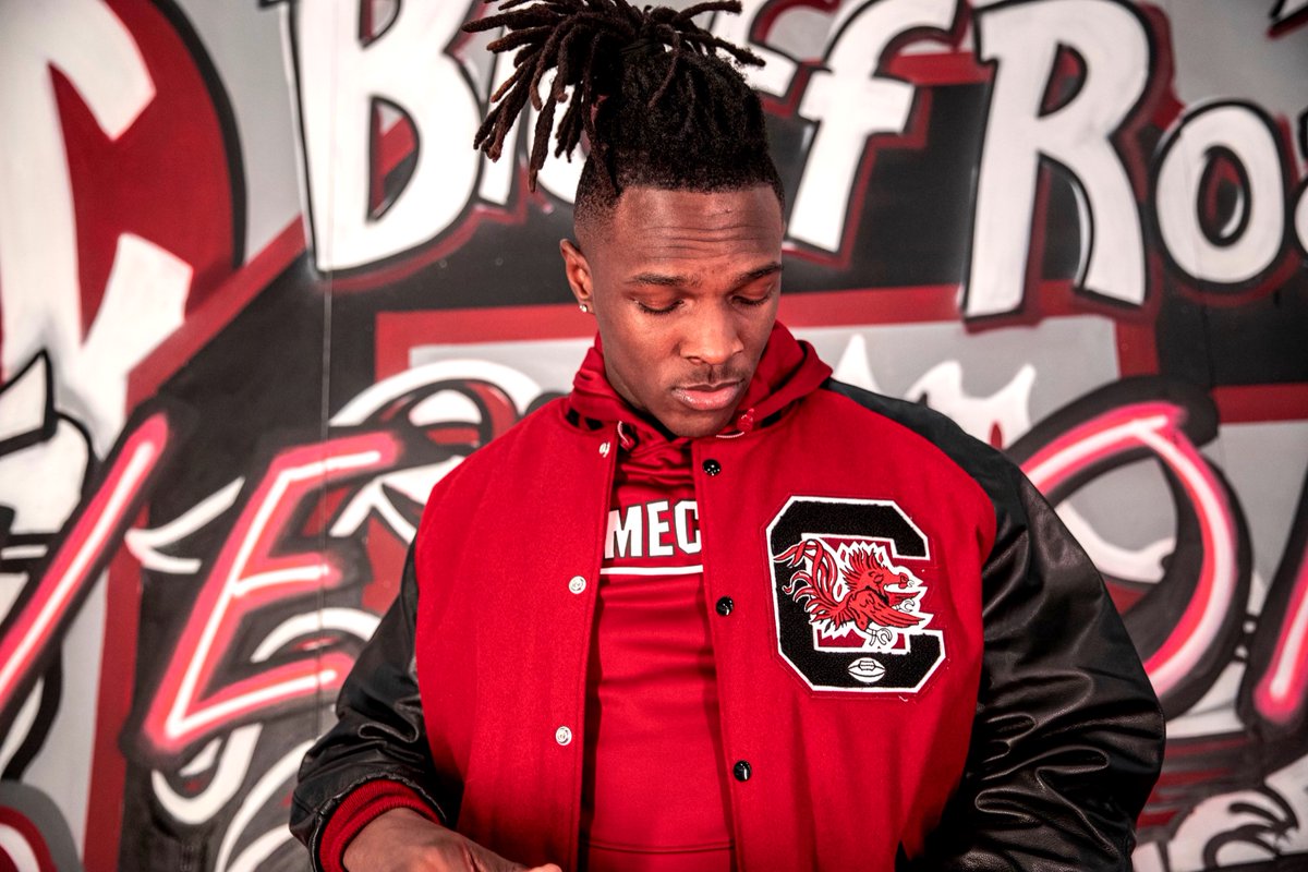 wendellgregory3's tweet image. i would like to thank the man above my Coaches,Teammates and family because none of this would be possible without them and with that being said i will me committing to the university of South Carolina @CoachSBeamer @coachdbrunner @WaltonRecruits @GamecockFB 🐔🐔 #SPURSUP