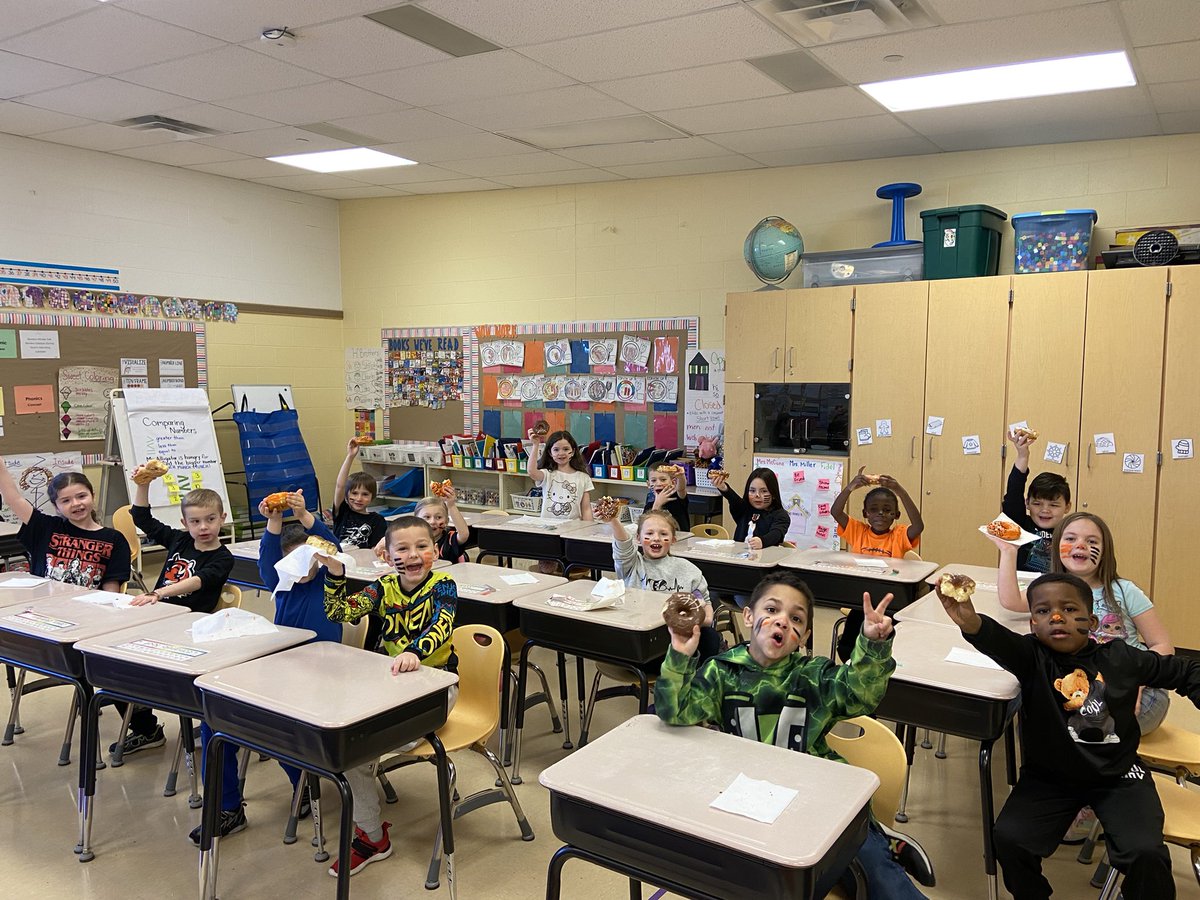 I promised donuts if everyone worked hard and showed growth on their MAP test. 🧠 These kids pulled through and so did Kelly’s Bakery with the <a href="/Bengals/">Cincinnati Bengals</a> donuts.🧡🍩🐅