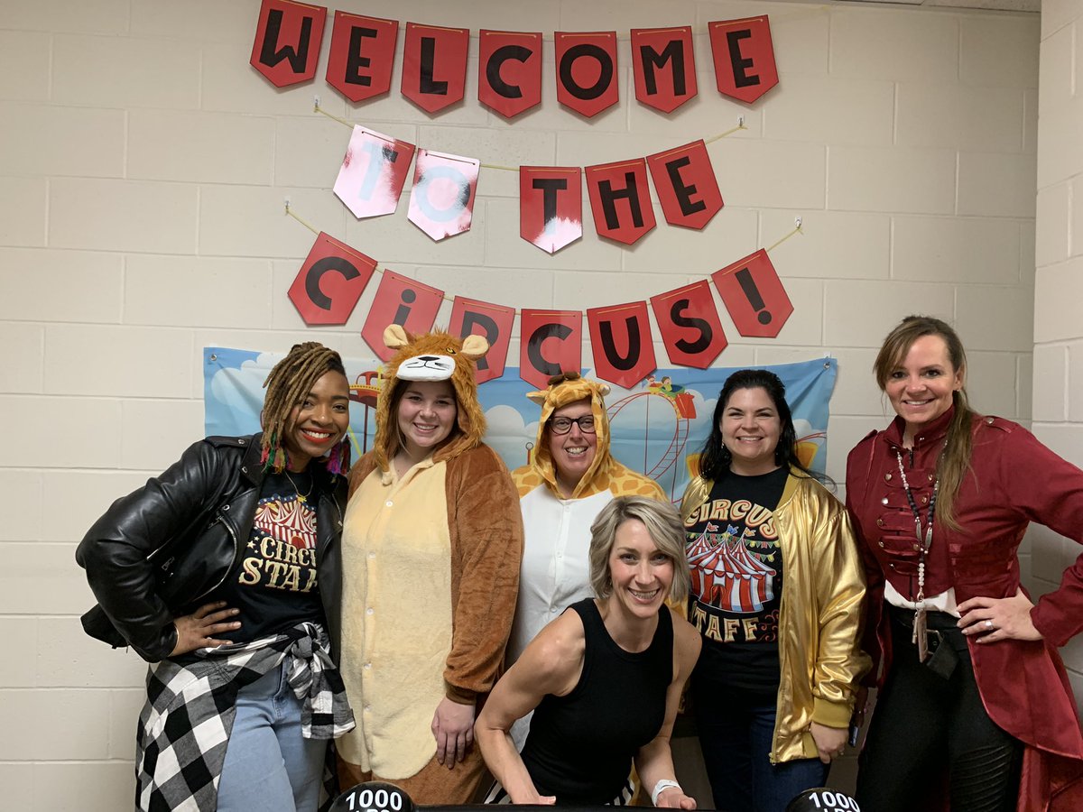 It’s a circus in first grade @HumbleISD_FCE! Grade level transformation to show our learning about coins! Students completed challenges and earned money to “buy” concessions. 🎪🍿🧃🙂 Thanks to the team for a great idea and execution! @HumbleElemMath