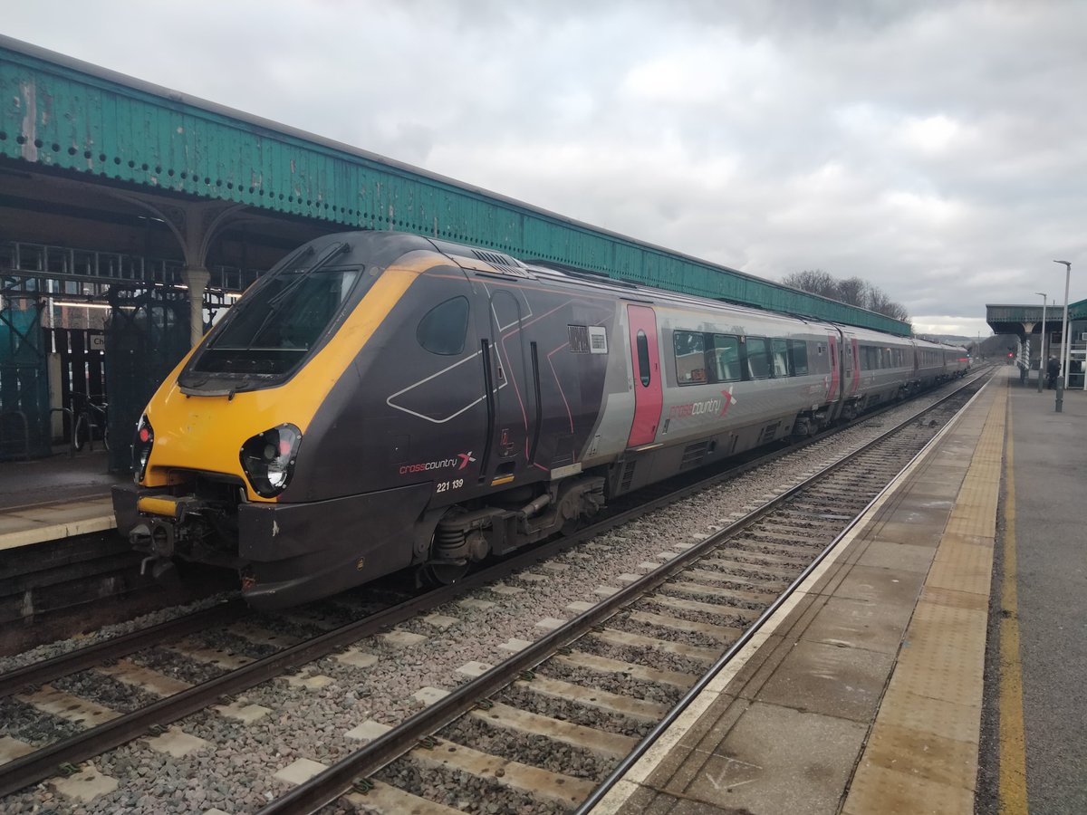 Harrod15S's tweet image. XC 221139 sat at platform 1 chesterfield station this afternoon
#class221 #trains @CrossCountryUK  #CHESTERFIELD