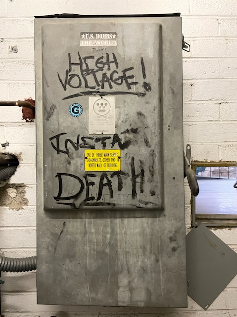 Got history lesson &amp; tour w/ <a href="/DapperCompanies/">Dapper Companies</a> re: <a href="/TheHuntridge/">Huntridge Theater</a> (&amp; other <a href="/CityofLasVegas/">City of Las Vegas</a> #DTLV projects). Reimagined <a href="/TheHuntridge/">Huntridge Theater</a> will fill imp. community need that will drive #ecdvlpt. Great 2meet  <a href="/SoHoPlayhouseLV/">SoHoPlayhouseLV</a> Darren Lee Cole &amp; Mike Hill 
cc <a href="/SarahO_Connell/">Sarah O'Connell</a> <a href="/PreserveNevada/">Preserve Nevada</a>