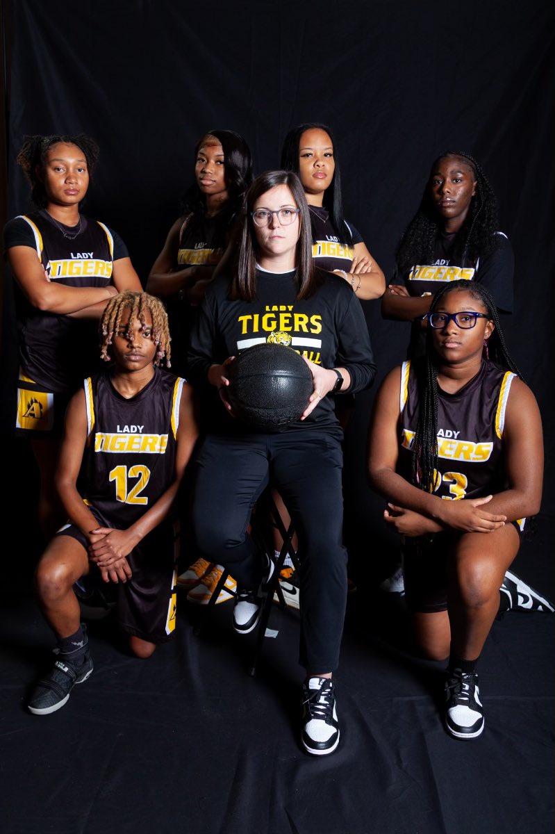 Miranda Lamb tweet media