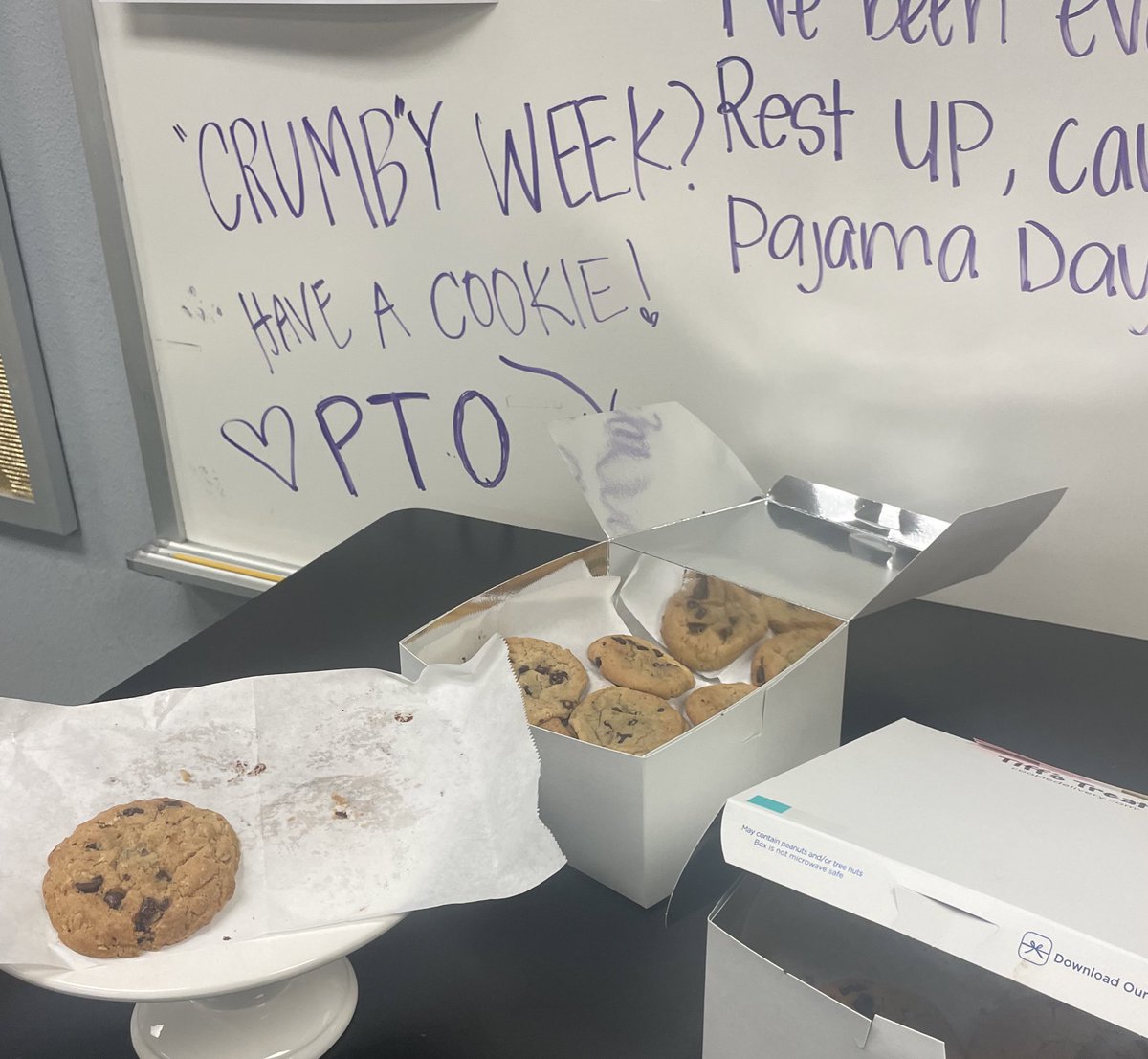 FierceFolsom's tweet photo. Surprise Friday cookies? We have the best PTO ever🍪! @FierceFolsomPTO https://t.co/gqkdXkCyEt