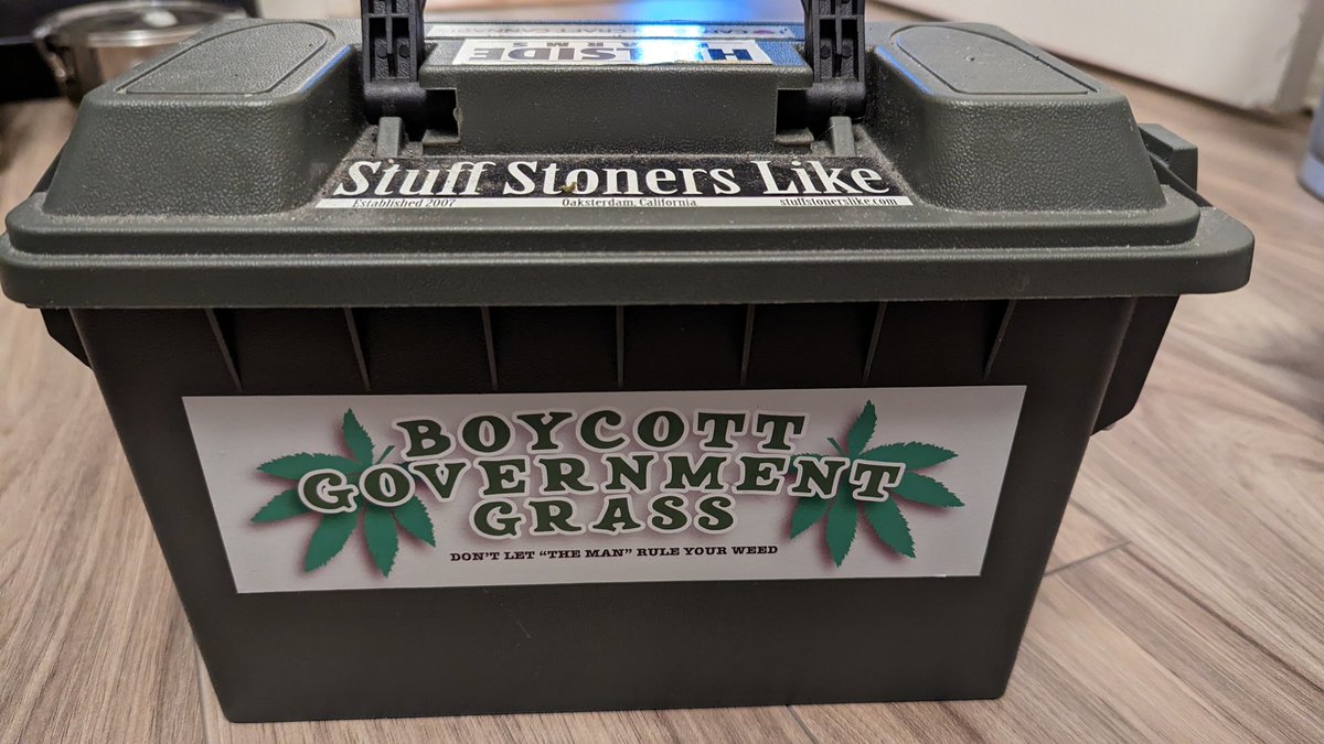 TempleGrower's tweet photo. #Seeds. It's where I keep them, along with some extremely motivational messages.π±
#GrowYourOwn #Cannabis #BGG #SYLDD #JesusSaves https://t.co/EANrXq0mqs